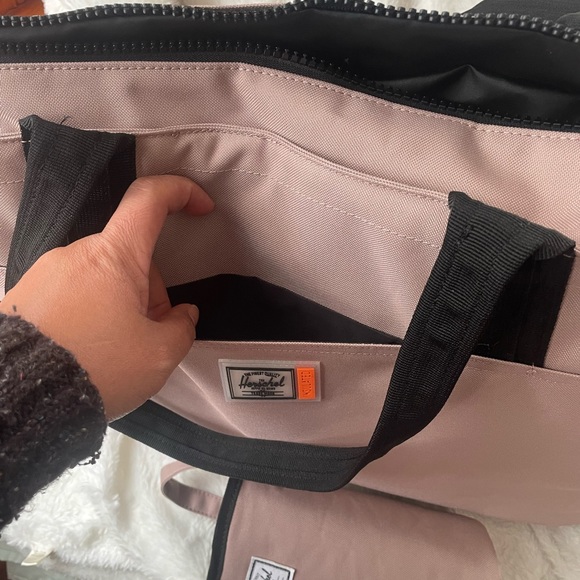 Herschel Cooler Bag - Picture 2 of 2